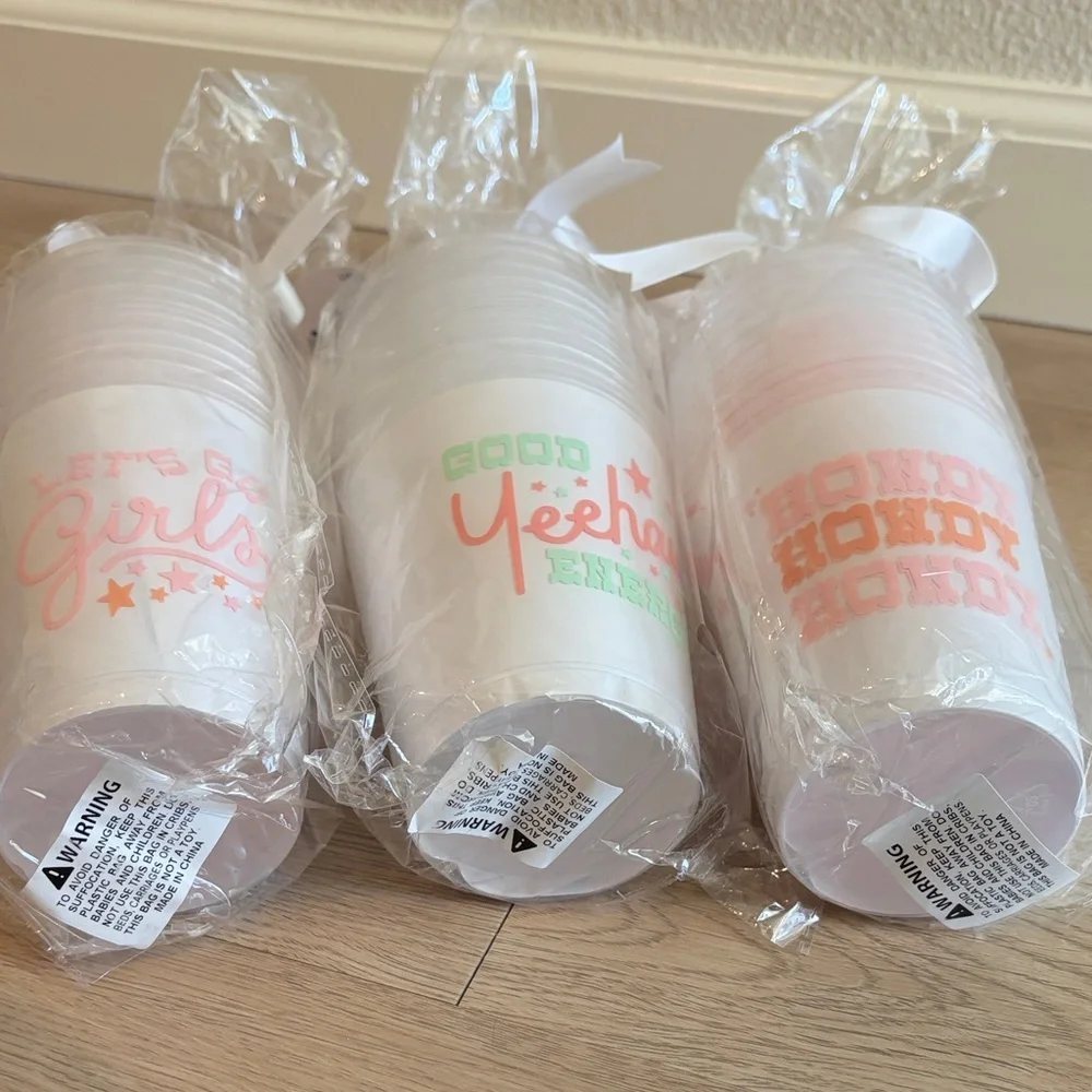 Western Cowgirl Party Cups with Fun Sayings New NWT